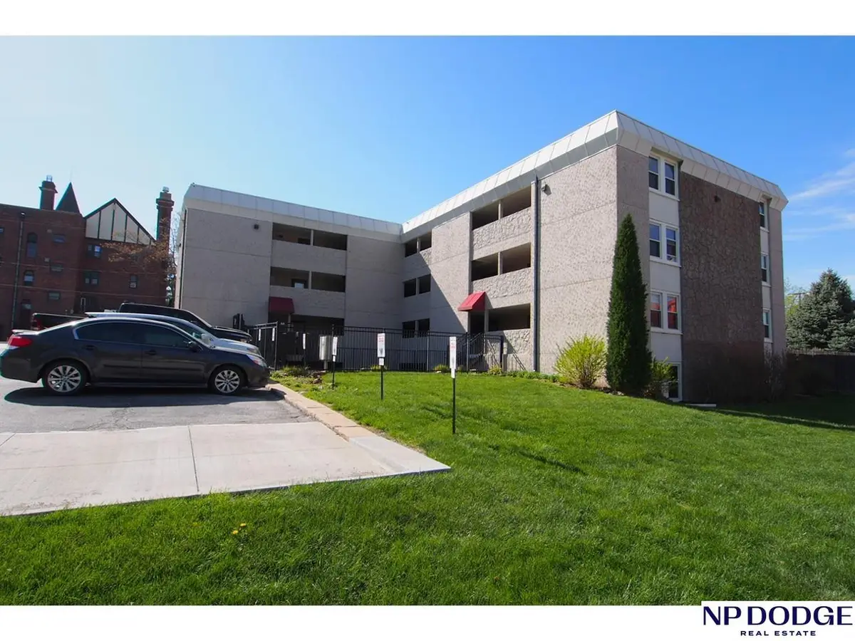 120 S 38 Avenue #APT 15, Omaha, NE 68131-3132 - #1