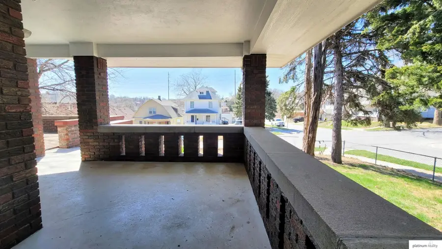 619 S 35th Avenue, Omaha, NE 68105 - #2