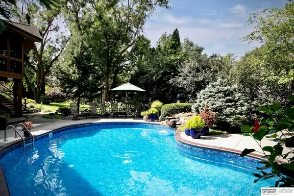 1214 N 161st Circle, Omaha, NE 68118