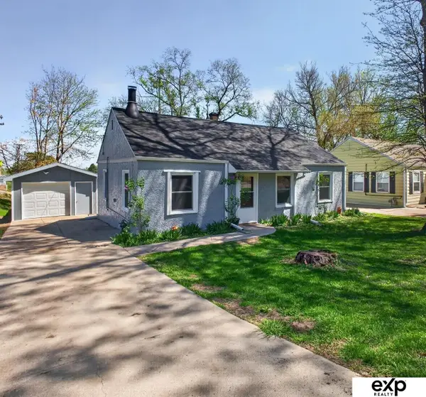 2001 Jackson Street, Bellevue, NE 68005