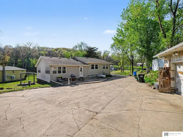 14225 Shongaska Road, Omaha, NE 68112