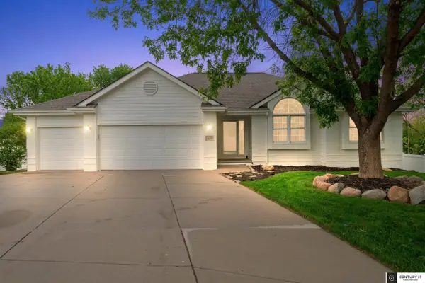 16650 Redwood Street, Omaha, NE 68136