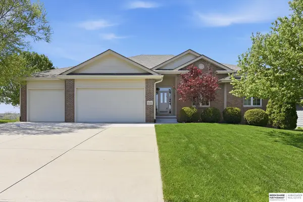 6134 N 165th Street, Omaha, NE 68116