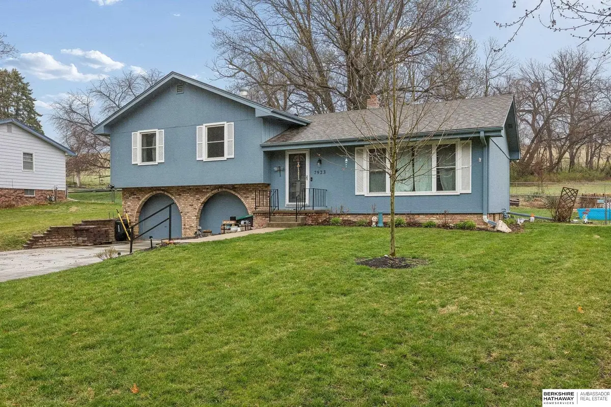 7923 Raven Oaks Drive, Omaha, NE 68152 - #1