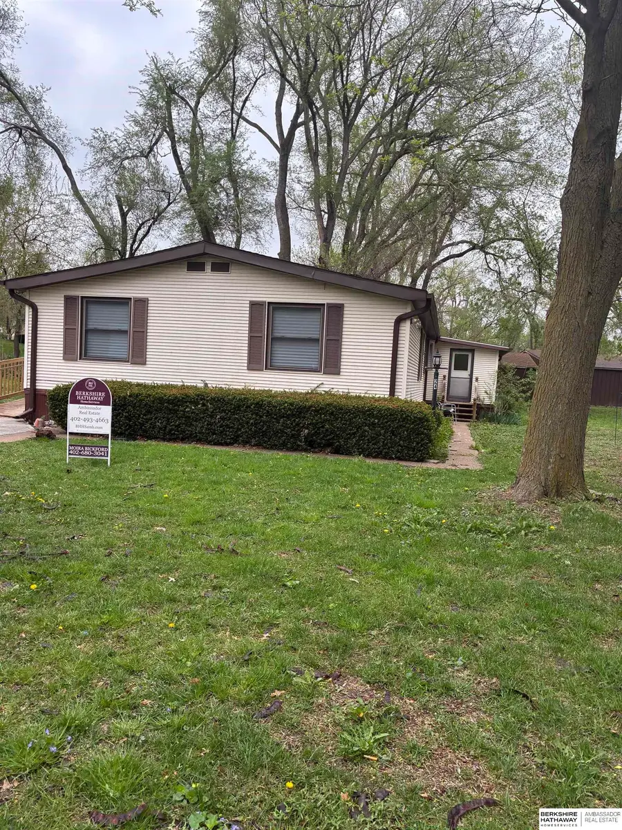 7631 N 101 Plaza, Omaha, NE 68122 - #2