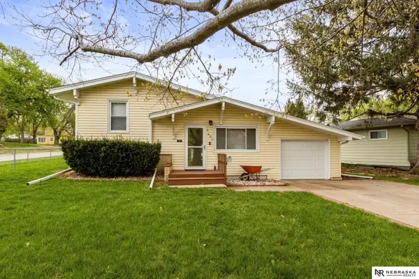 3403 S 49th Avenue, Omaha, NE 68106