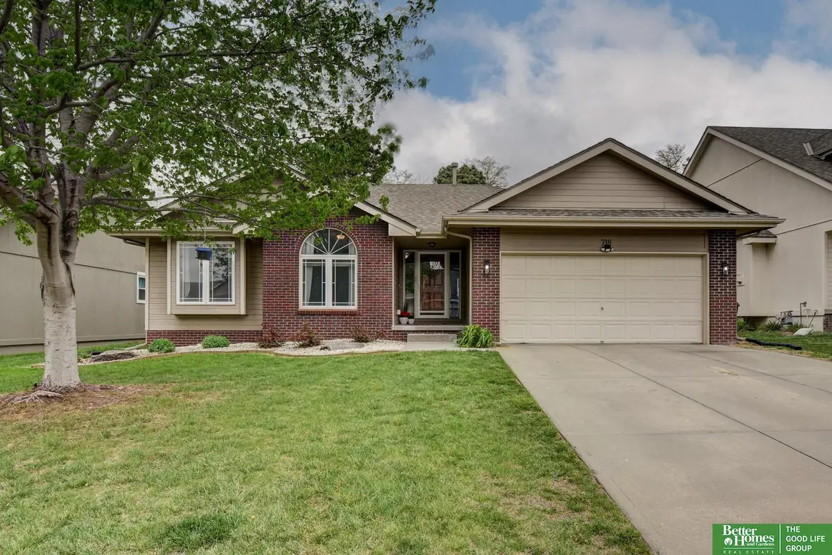 718 Cedar View Circle, Bellevue, NE 68123 - #1