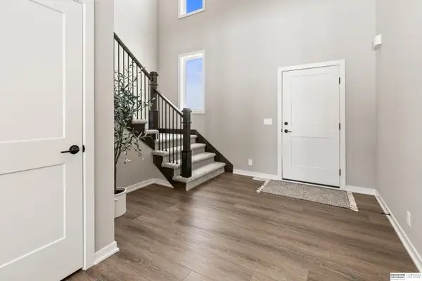 5731 Kestrel Parkway, Elkhorn, NE 68022