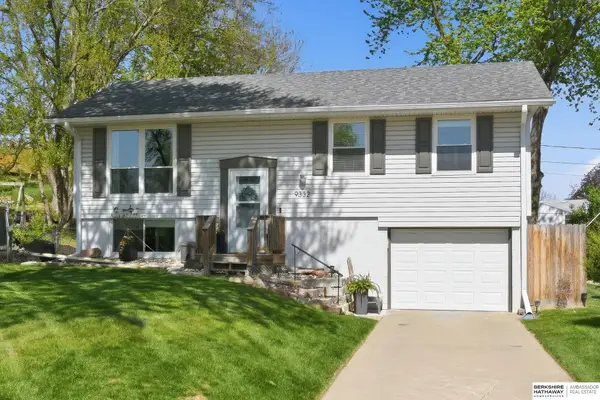 9332 Redman Circle, Omaha, NE 68134