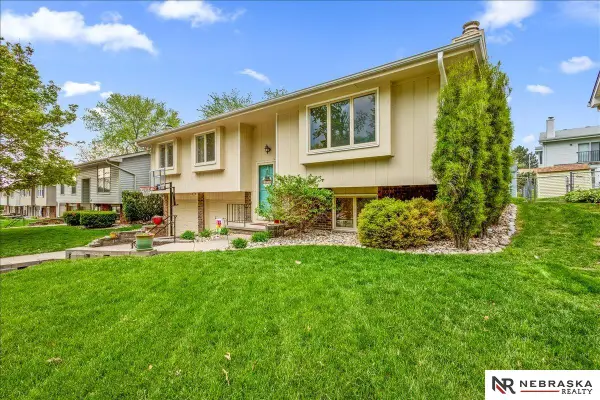 15931 Arbor Circle, Omaha, NE 68130