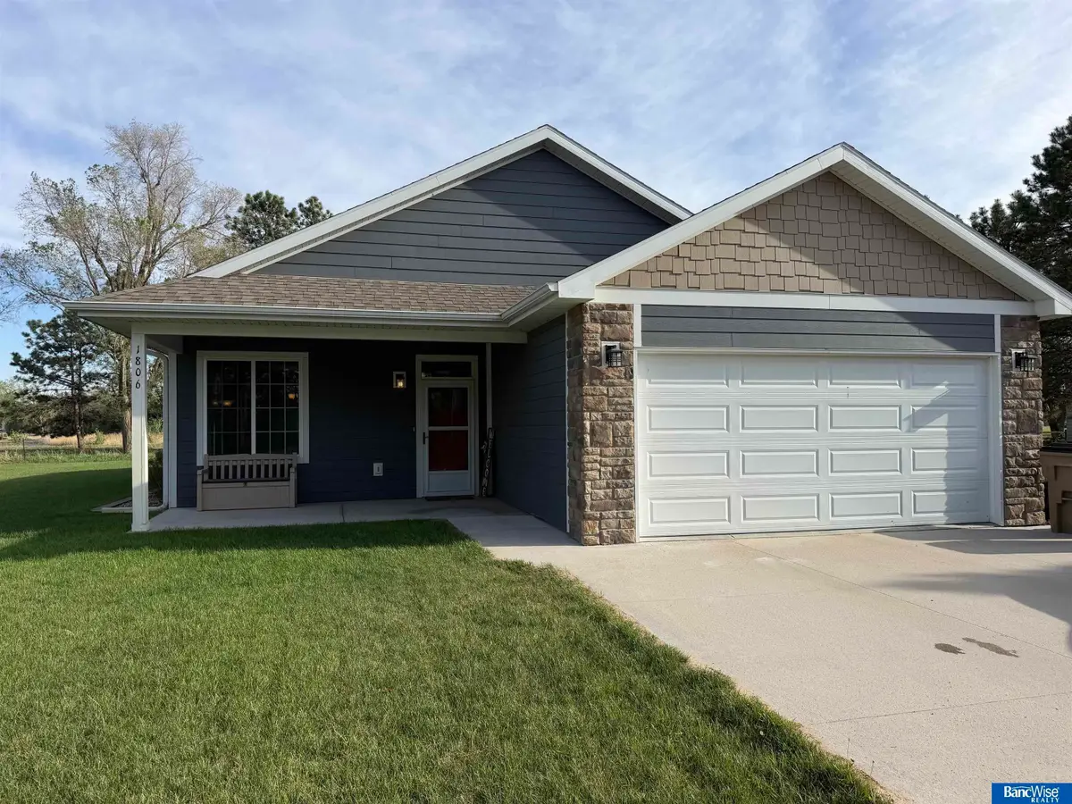 1806 Lakeview Drive, Central City, NE 68826 - #1