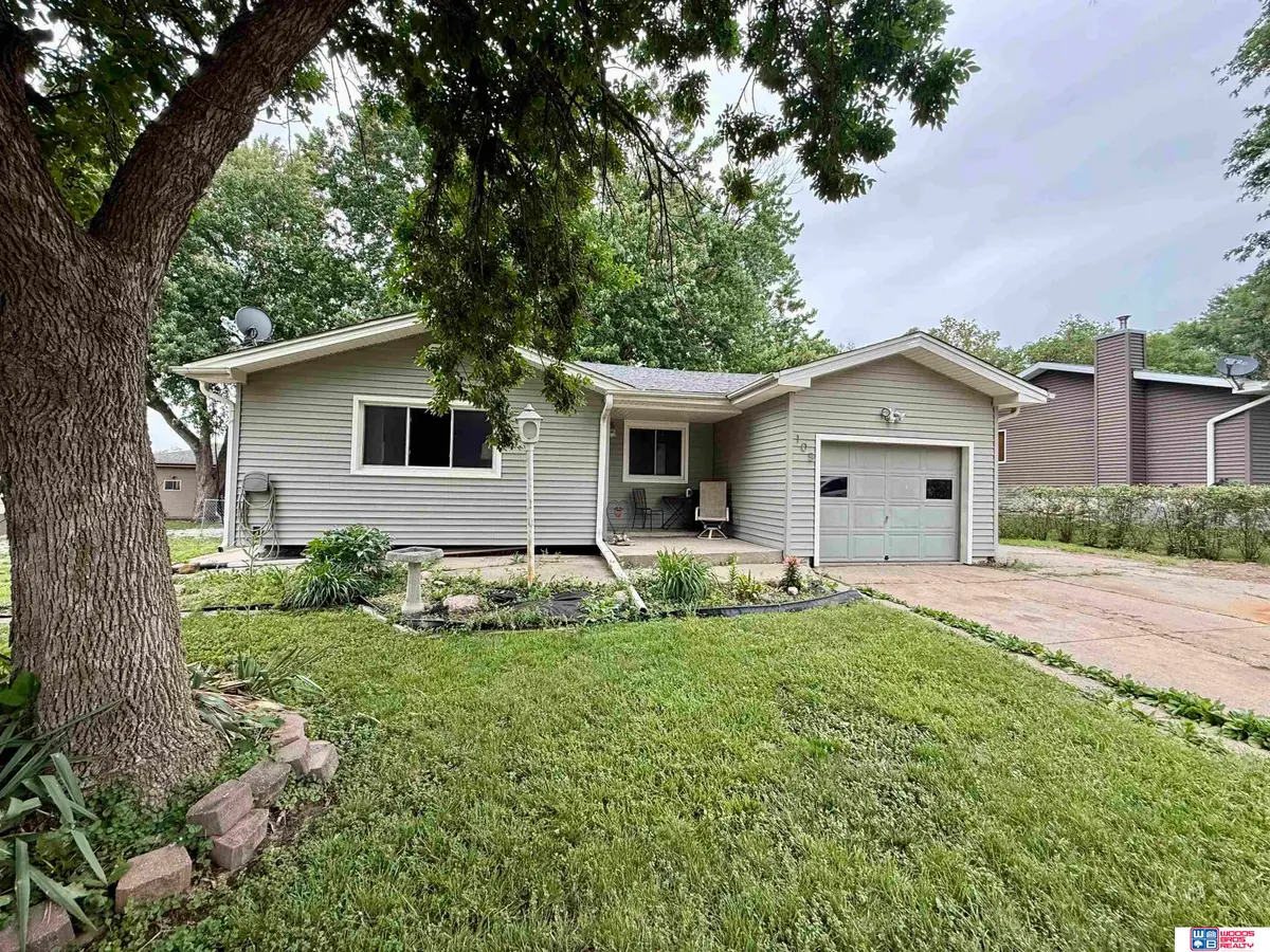 105 Brentwood Avenue, Hickman, NE 68372 - #1