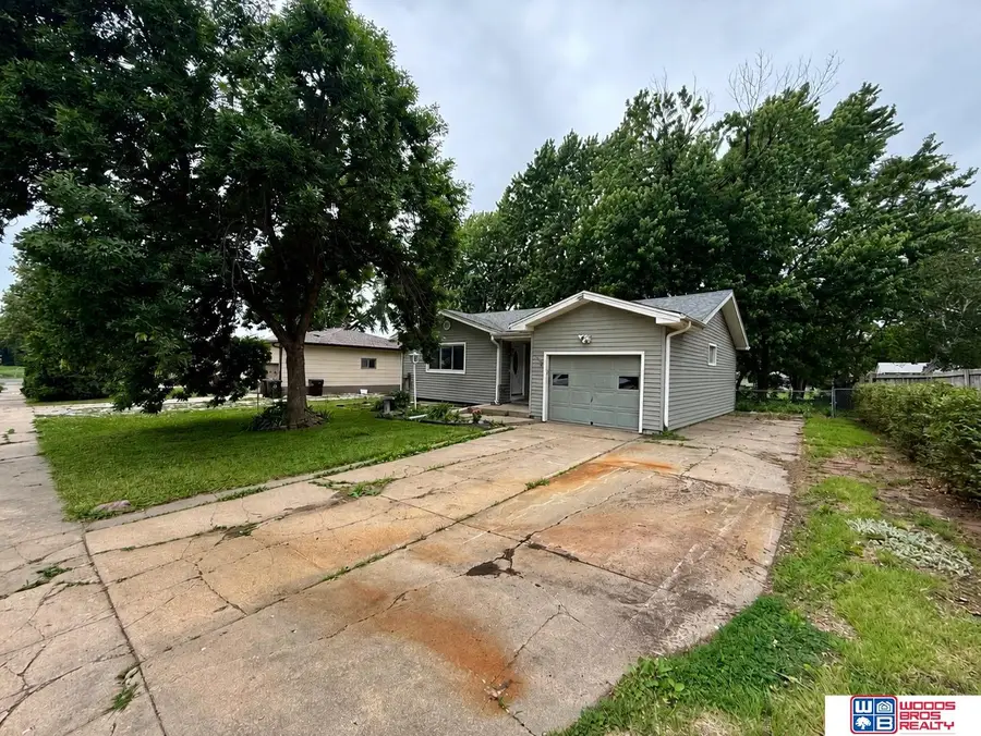 105 Brentwood Avenue, Hickman, NE 68372 - #3