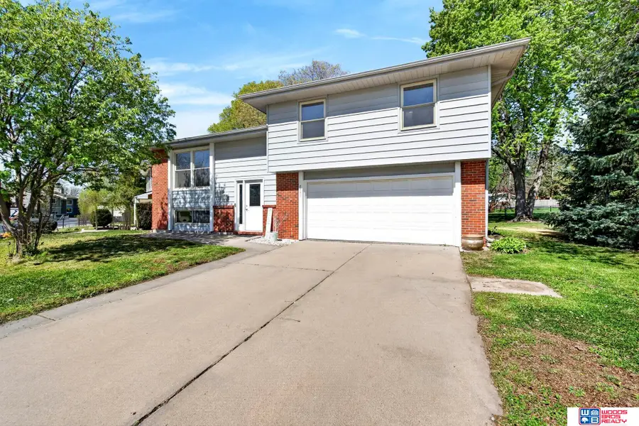 5327 S 53rd Street, Lincoln, NE 68516 - #2