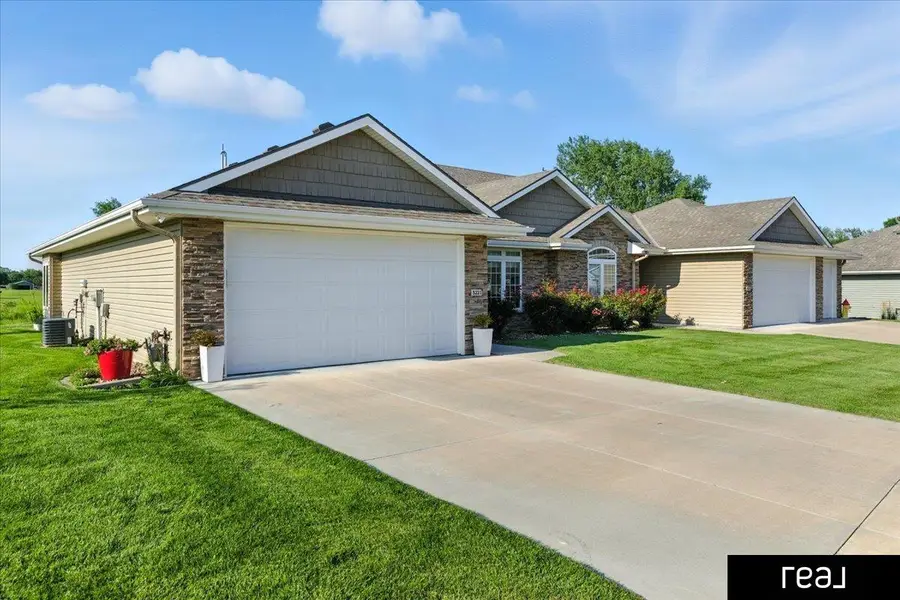 5221 Carriage Road, Council Bluffs, IA 51501 - #3