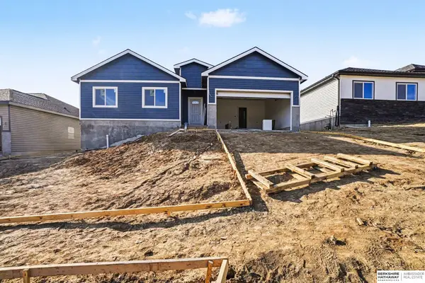 7706 S 33 Avenue, Bellevue, NE 68147