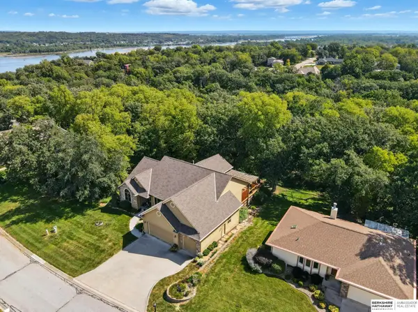 19719 Sterling Court, Plattsmouth, NE 68048