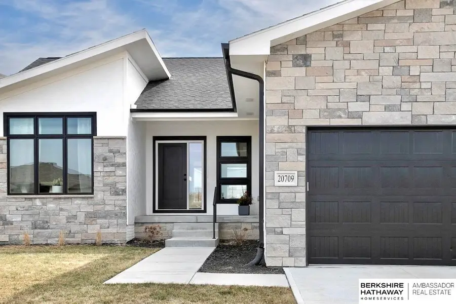 20709 Woodridge Drive, Gretna, NE 68028 - #2