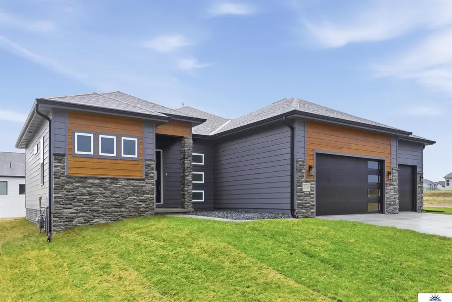 21115 Alex Avenue, Elkhorn, NE 68022 - #2