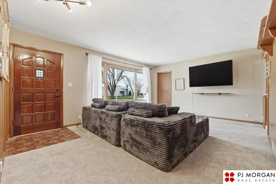 20236 Pinkney Street, Elkhorn, NE 68022 - #3