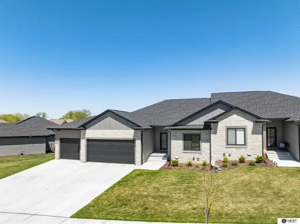 8848 Augusta Drive, Lincoln, NE 68526