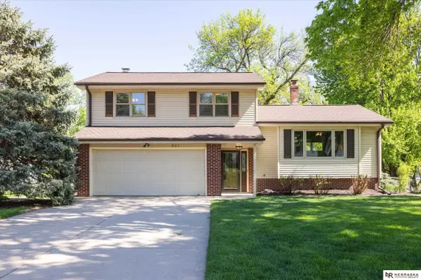 931 Fawn Parkway, Omaha, NE 68154