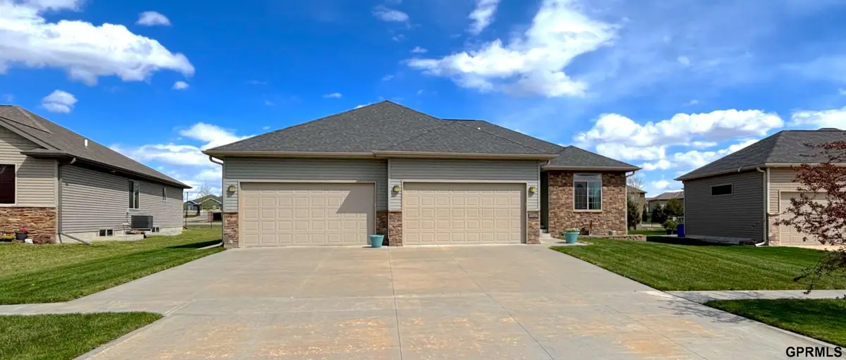 1240 N 97th Street, Lincoln, NE 68505 - #1