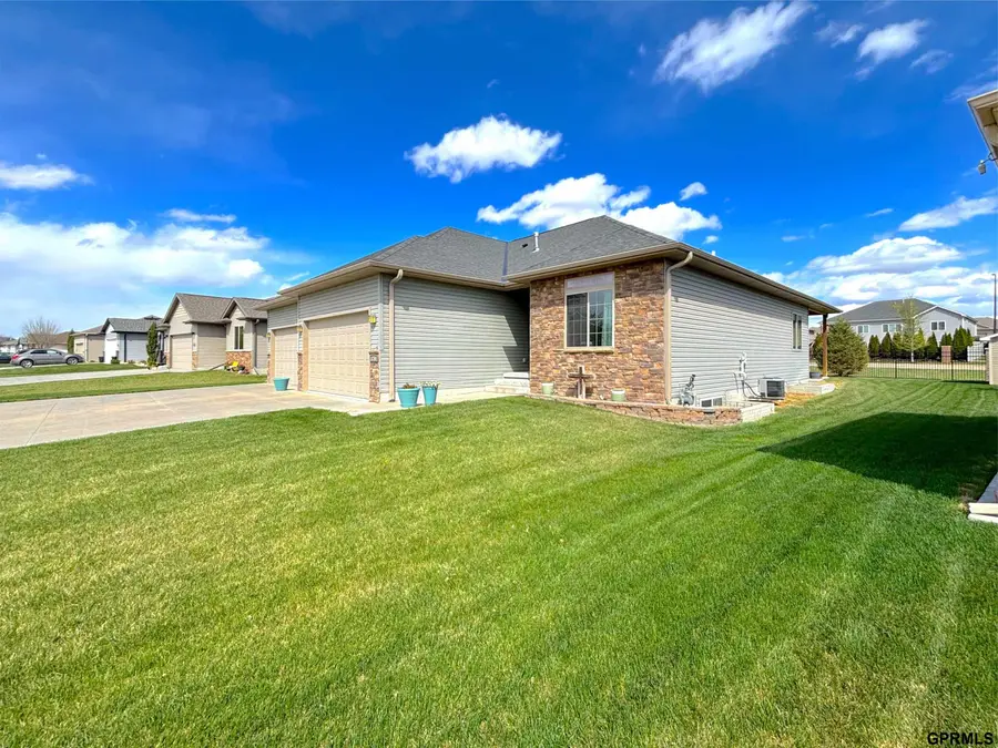 1240 N 97th Street, Lincoln, NE 68505 - #2