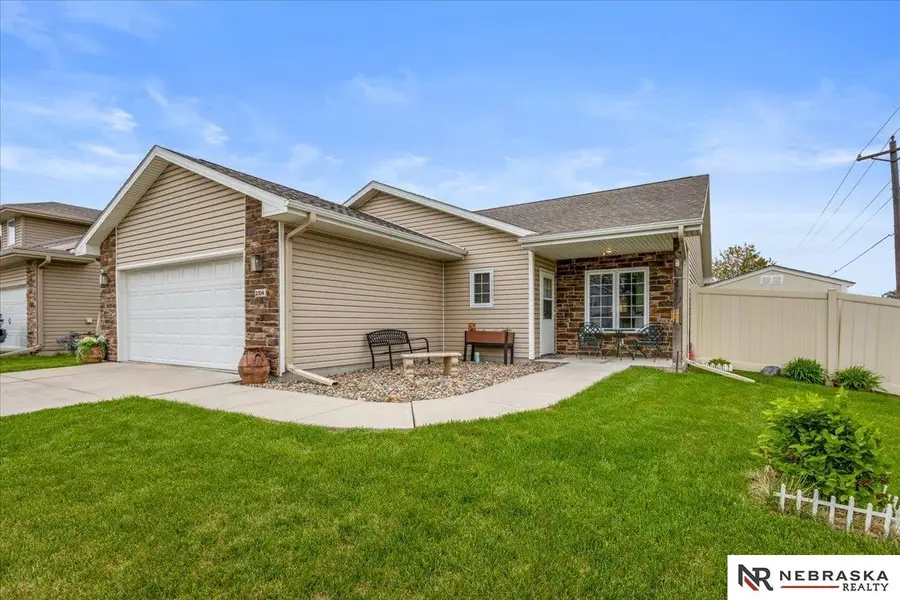 2304 S 19th Street, Council Bluffs, IA 51501 - #2