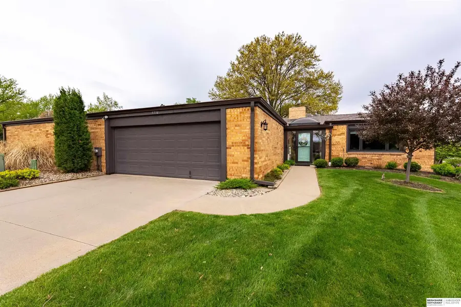 9756 Western Plaza, Omaha, NE 68114 - #3