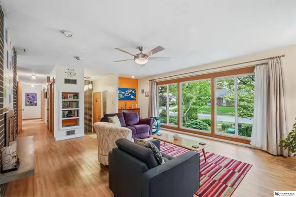 541 Lakewood Drive, Lincoln, NE 68510