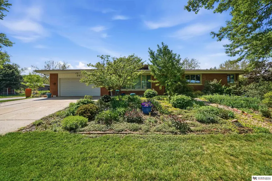 541 Lakewood Drive, Lincoln, NE 68510 - #2