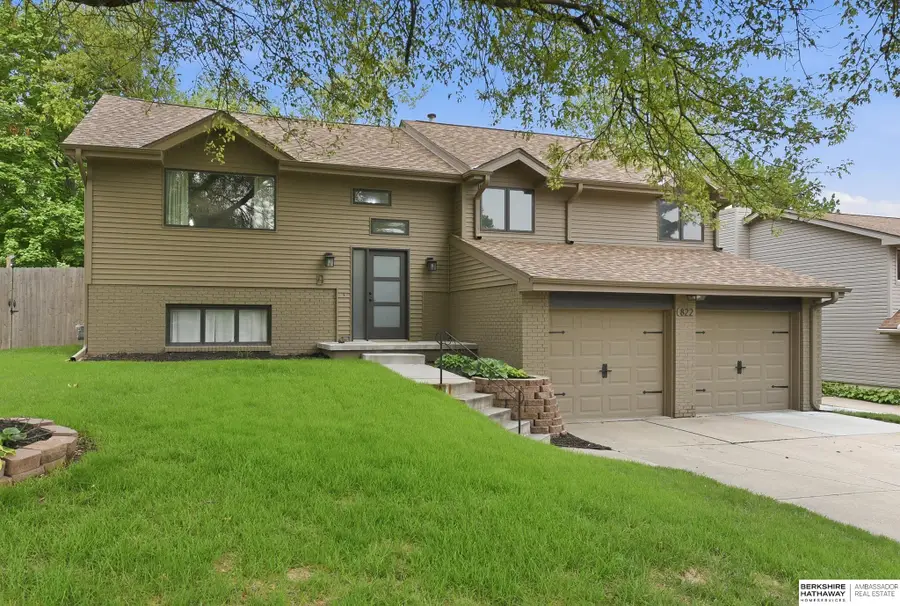 822 Driftwood Drive, Papillion, NE 68046 - #2