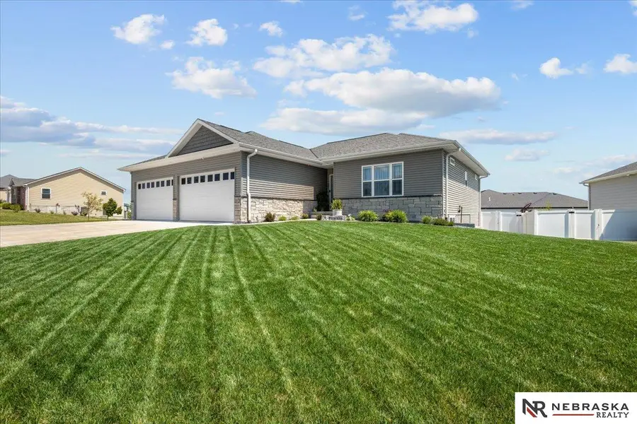 6104 S 97th Street, Lincoln, NE 68526 - #2