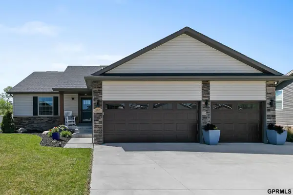 1617 NW 54th Court, Lincoln, NE 68528