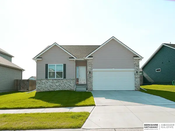 12957 S 54 Street, Papillion, NE 68138
