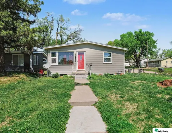 4652 Redick Avenue, Omaha, NE 68152
