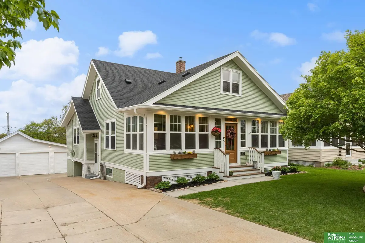 4657 Woolworth Avenue, Omaha, NE 68106 - #1