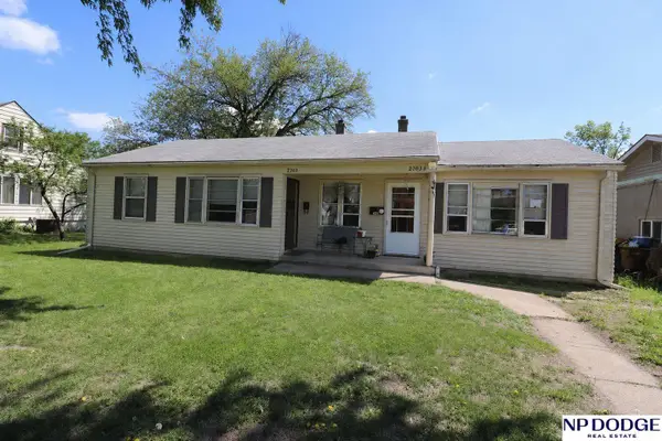 2703 S Crawford Street, Bellevue, NE 68005