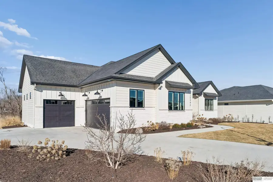 20542 Hartman Avenue, Elkhorn, NE 68022 - #3