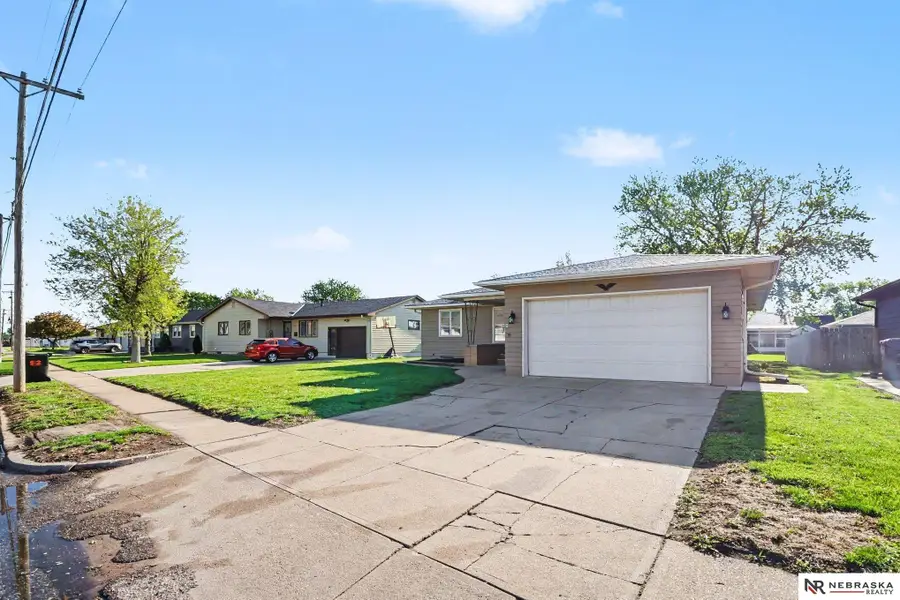 416 N Clarmar Street, Fremont, NE 68025 - #3