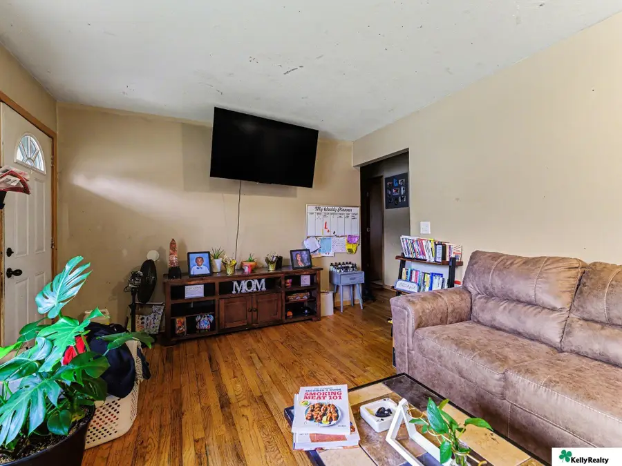 4655 Nebraska Avenue, Omaha, NE 68104 - #3