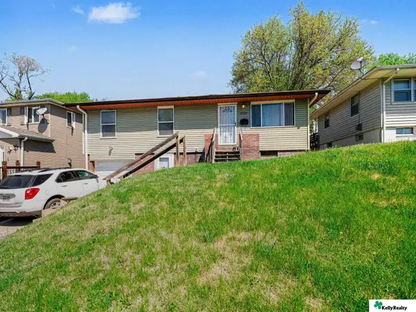 3722 Crown Pointe Avenue, Omaha, NE 68111