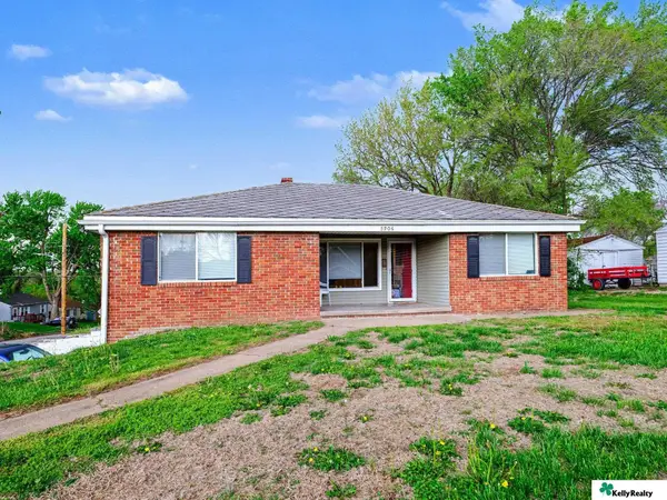 5906 N 36th Street, Omaha, NE 68111
