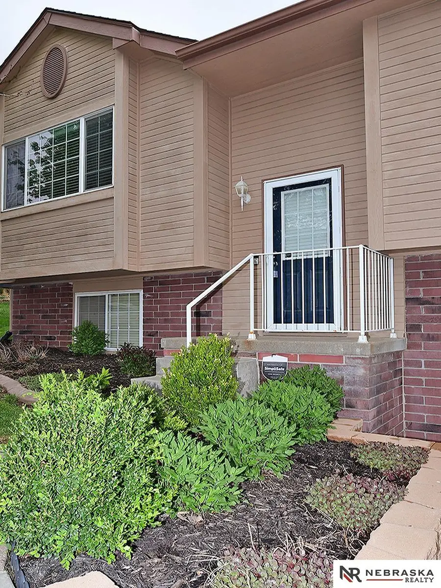 20218 Cleveland Circle, Elkhorn, NE 68022 - #2