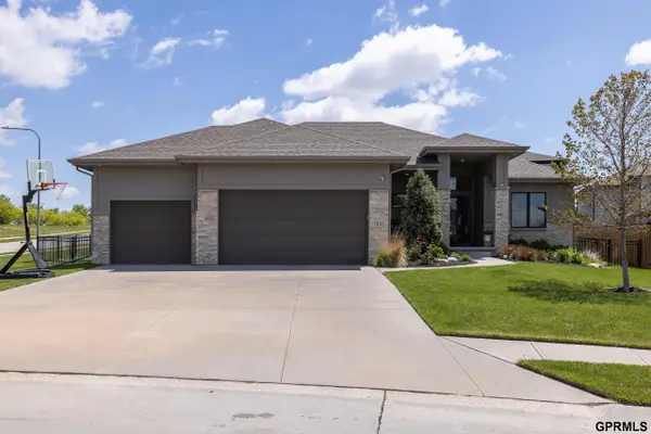 7855 S 194th Street, Gretna, NE 68028