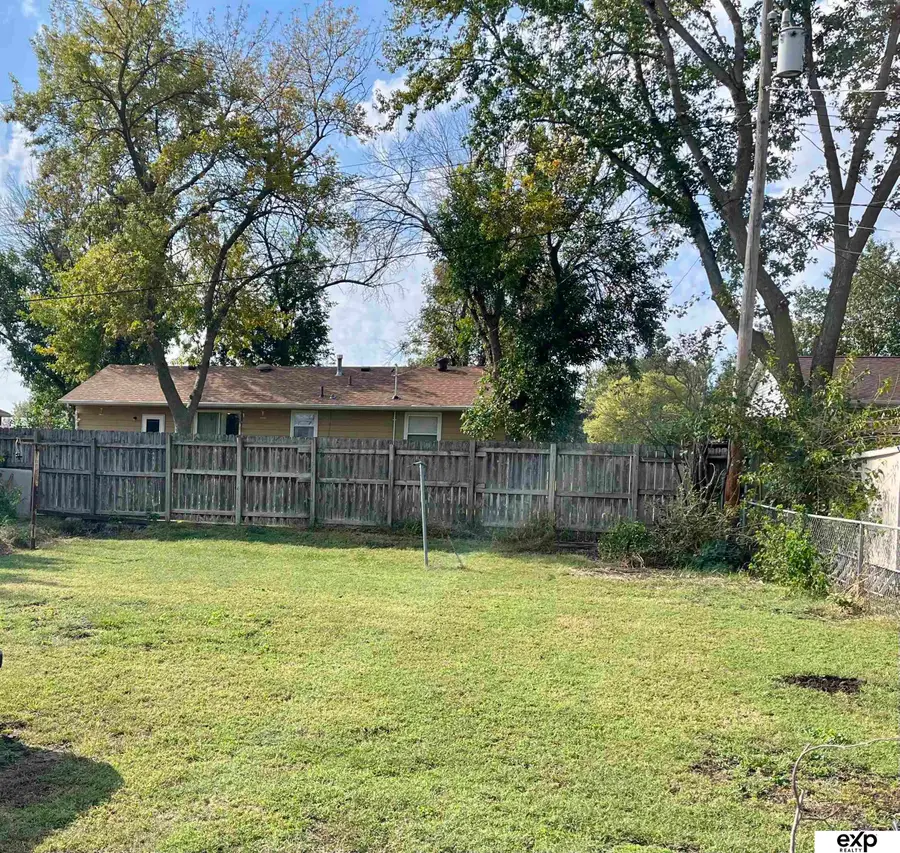 402 N Davis Avenue, Murray, NE 68409 - #3