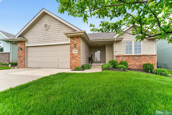8123 S 107th Street, La Vista, NE 68128