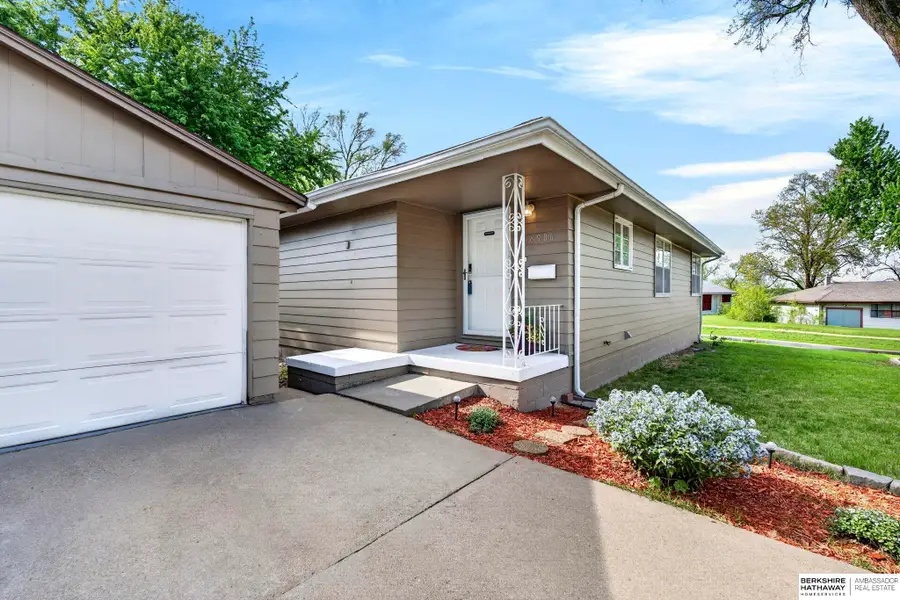6906 N 41st Street, Omaha, NE 68112 - #2