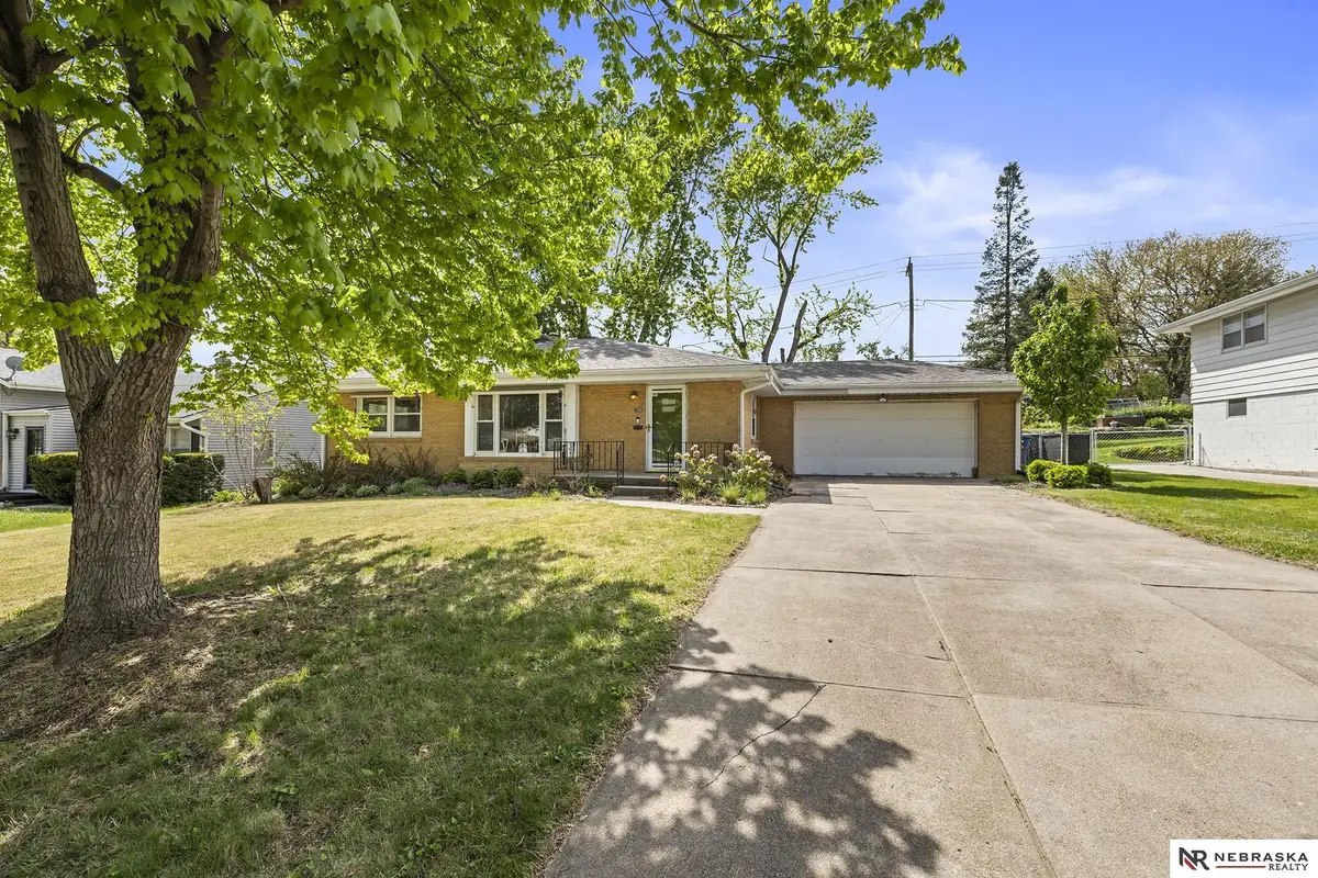 758 N 74th Avenue, Omaha, NE 68114 - #1